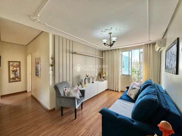 Apartamento com 2 quartos à venda na Rua Itiberê da Cunha, 63, São Sebastião, Porto Alegre, 54 m2 por R$ 265.000