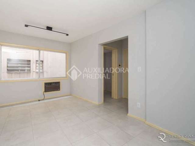 Apartamento com 1 quarto à venda na Rua General Câmara, 381, Centro Histórico, Porto Alegre, 33 m2 por R$ 135.000