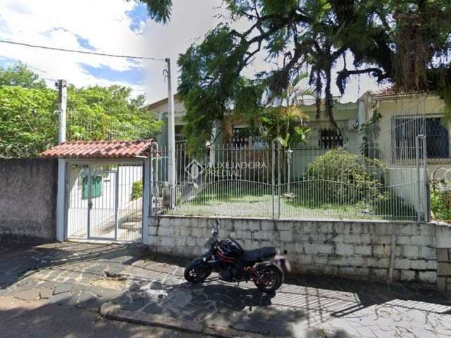 Casa com 3 quartos à venda na Rua General Gomes Carneiro, 927, Medianeira, Porto Alegre, 129 m2 por R$ 610.000