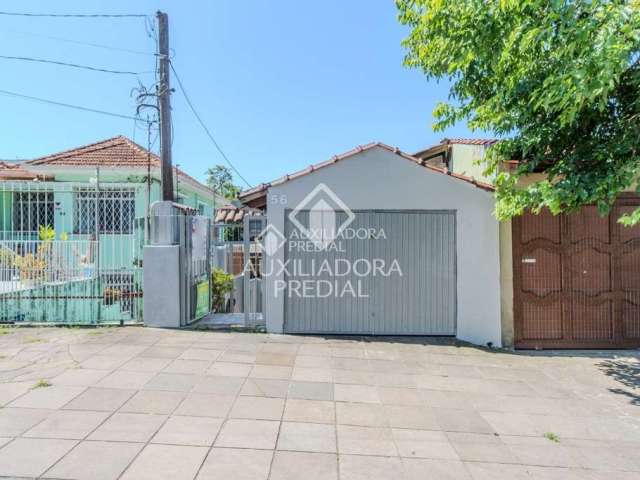 Casa com 3 quartos à venda na Rua Dom João VI, 56, Medianeira, Porto Alegre, 160 m2 por R$ 380.000