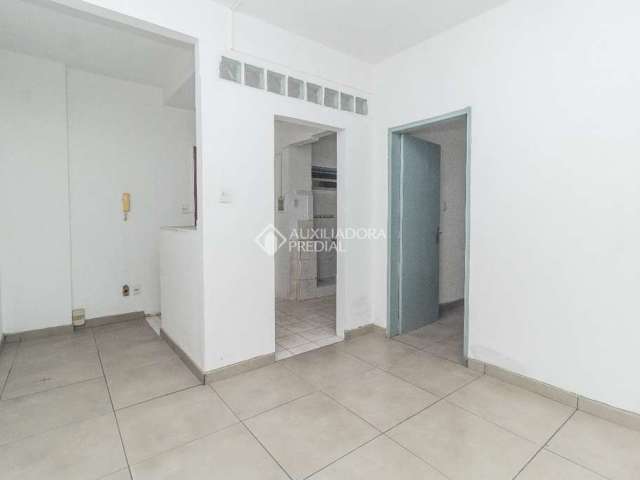 Apartamento com 1 quarto para alugar na Rua Demétrio Ribeiro, 1078, Centro Histórico, Porto Alegre, 43 m2 por R$ 650