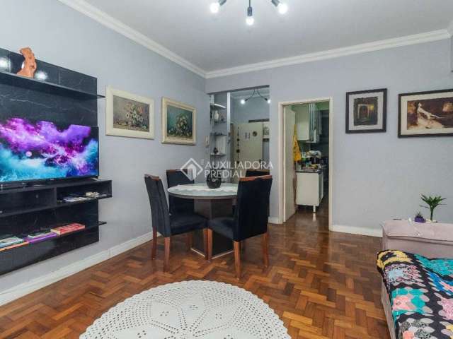 Apartamento com 3 quartos para alugar na Rua Duque de Caxias, 830, Centro Histórico, Porto Alegre, 102 m2 por R$ 1.800