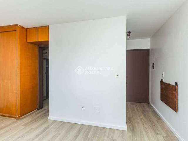 Apartamento com 1 quarto para alugar na Avenida do Forte, 1092, Vila Ipiranga, Porto Alegre, 28 m2 por R$ 920