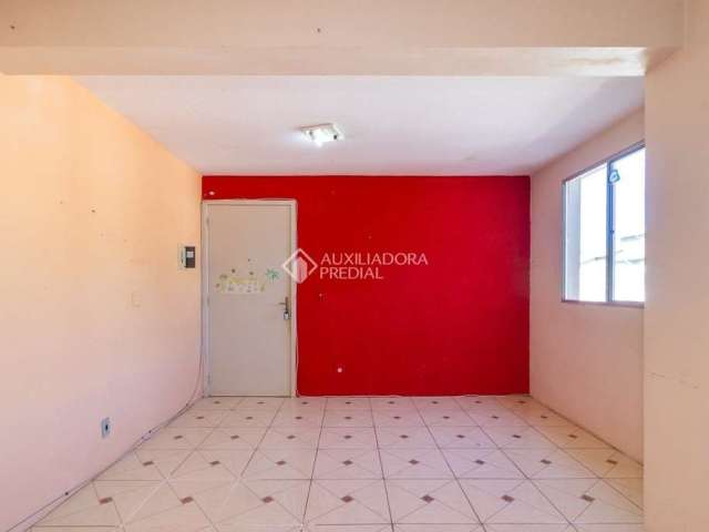 Apartamento com 2 quartos para alugar na Avenida Edgar Pires de Castro, 4880, Restinga, Porto Alegre, 48 m2 por R$ 800