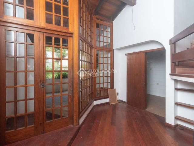 Casa em condomínio fechado com 5 quartos para alugar na Rua Tito Lívio Zambecari, 479, Mont Serrat, Porto Alegre, 340 m2 por R$ 8.500