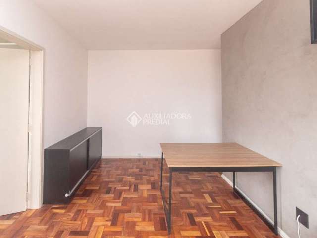 Apartamento com 1 quarto para alugar na Avenida Independência, 482, Independência, Porto Alegre, 42 m2 por R$ 1.750