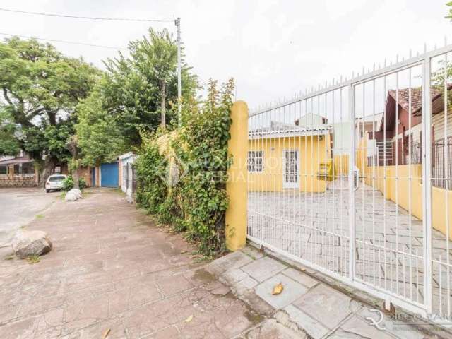 Casa em condomínio fechado com 3 quartos para alugar na Rua Pedro Boticário, 24, Glória, Porto Alegre, 170 m2 por R$ 2.000