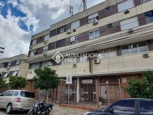 Apartamento com 1 quarto para alugar na Rua Antônio Ribeiro, 27, Santo Antônio, Porto Alegre, 46 m2 por R$ 960