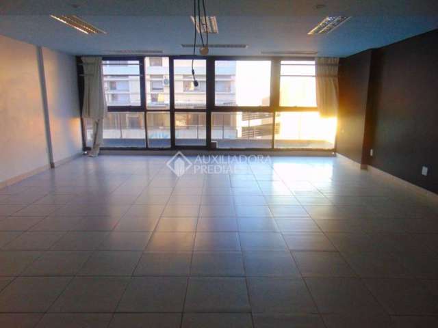 Sala comercial para alugar na Rua dos Andradas, 1248, Centro Histórico, Porto Alegre, 102 m2 por R$ 3.000