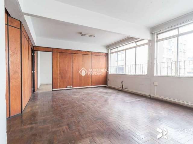 Sala comercial para alugar na Rua Vigário José Inácio, 263, Centro Histórico, Porto Alegre, 62 m2 por R$ 950