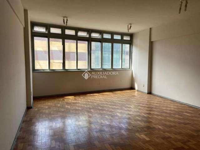 Sala comercial para alugar na Praça Osvaldo Cruz, 15, Centro Histórico, Porto Alegre, 47 m2 por R$ 120