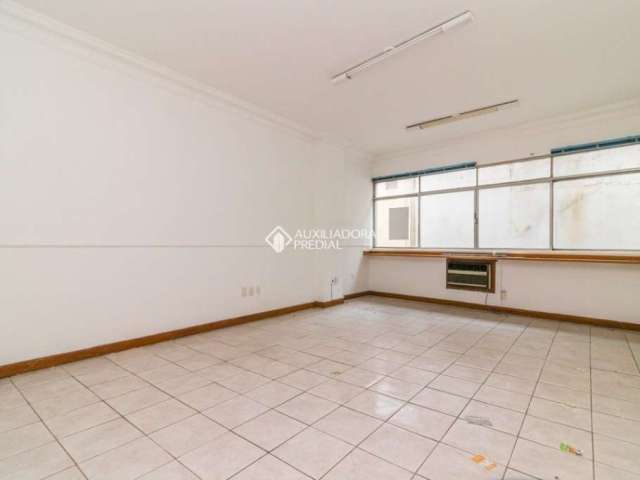 Sala comercial para alugar na Rua Siqueira Campos, 1184, Centro Histórico, Porto Alegre, 30 m2 por R$ 550