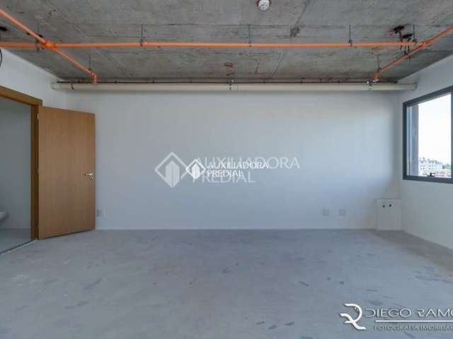 Sala comercial para alugar na ASSIS BRASIL, 2827, Passo da Areia, Porto Alegre, 47 m2 por R$ 2.000