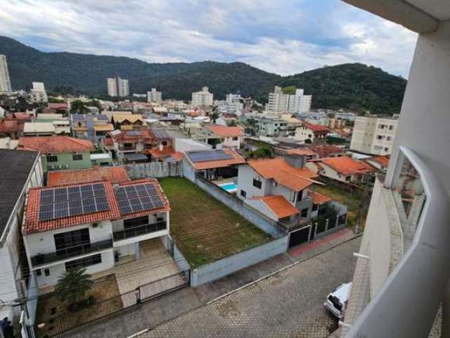 Apartamento à venda em Itajaí com 2 dormitórios e área de lazer completa . (R$550.000,00)