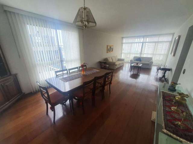 Apartamento à venda, 3 quartos, 1 suíte, Moema - São Paulo/SP