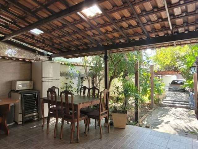 Oportunidade única!!!  Duas casa à venda, 241 m² por R$ 500.000,00 - Madureira - Rio de Janeiro/RJ