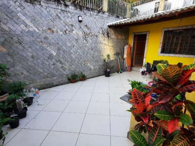 Casa com 4 dormitórios à venda, 250 m² por R$ 840.000 - Vila Valqueire - Rio de Janeiro/RJ