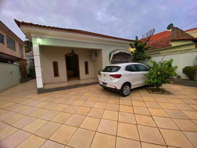 Casa com 3 dormitórios à venda, 88 m² por R$ 860.000 - Vila Valqueire - Rio de Janeiro/RJ