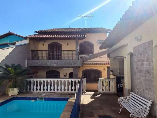 Casa com 3 dormitórios à venda, 264 m² por R$ 1.250.000 - Vila Valqueire - Rio de Janeiro/RJ