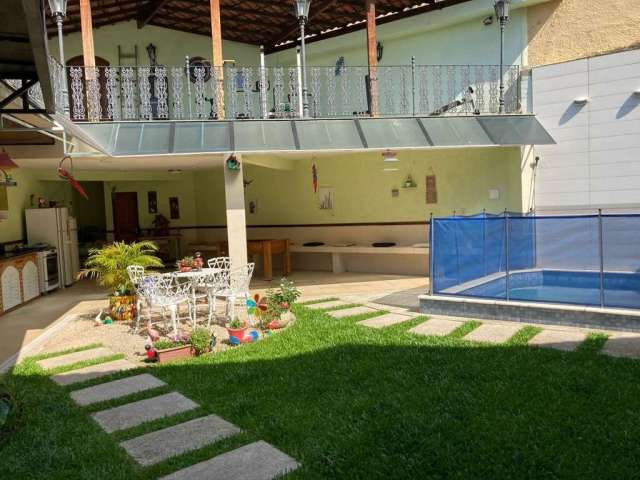 Casa com 4 dormitórios à venda, 340 m² por R$ 1.700.000 - Vila Valqueire - Rio de Janeiro/RJ