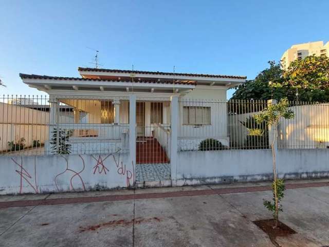 Casa com 2 quartos  à venda, 0.00 m2 por R$900000.00  - Centro - Londrina/PR