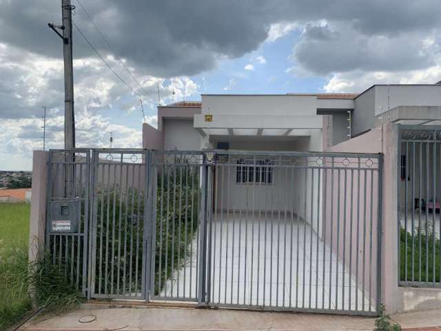 Casa com 3 quartos  para alugar, 80.00 m2 por R$1800.00  - Columbia - Londrina/PR