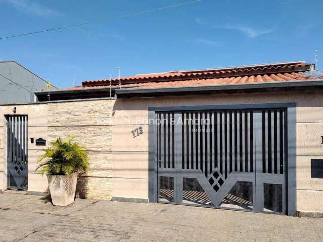 Casa com 3 quartos à venda na Rua Cumari, 173, João Aranha, Paulínia, 250 m2 por R$ 650.000