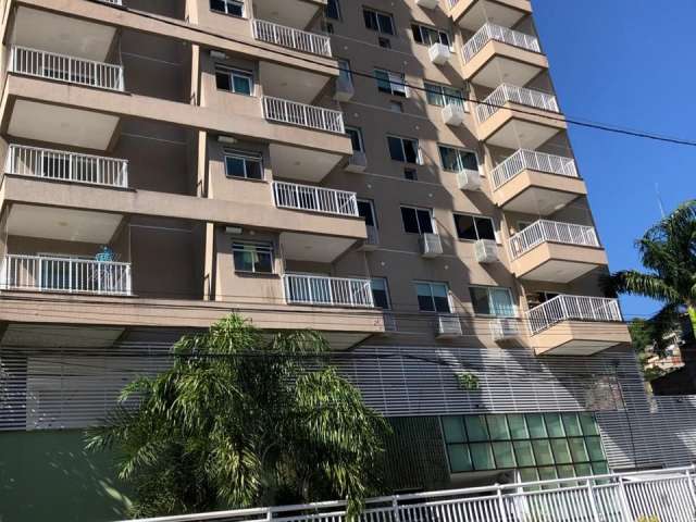 Excelente apartamento no fonseca