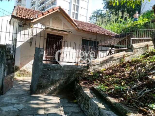 Casa em condomínio fechado com 3 quartos à venda na Rua Irati, Andaraí, Rio de Janeiro, 393 m2 por R$ 305.000