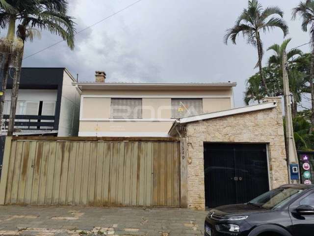 Casa de luxo com 5 dormitórios e piscina no CENTRO de São Carlos