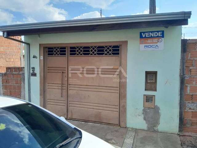 Casa à venda em São Carlos, Cidade Aracy - 2 dormitórios e 3 garagens cobertas!