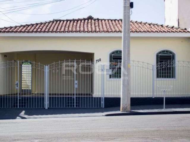 Linda Casa à Venda na Vila São José, São Carlos - 3 Dormitórios, Edícula e Piso de Madeira