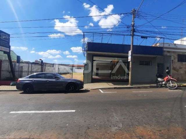 Espaço Comercial no Centro de São Carlos - 6 salas, 3 banheiros, 14 garagens