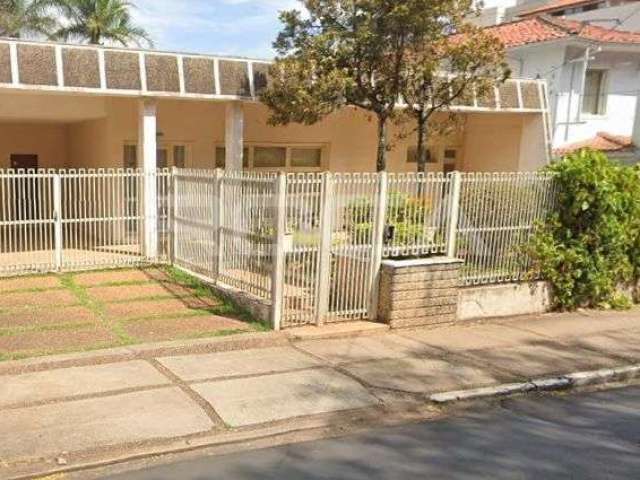 Casa à venda no Centro de São Carlos com 4 dormitórios, suíte e 4 garagens