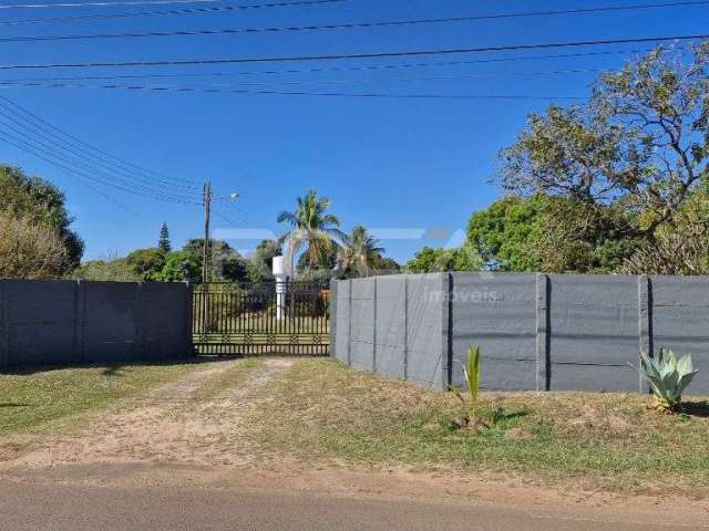 Chácara de Luxo em São Carlos: 8 dormitórios, 2 suítes, 10 garagens