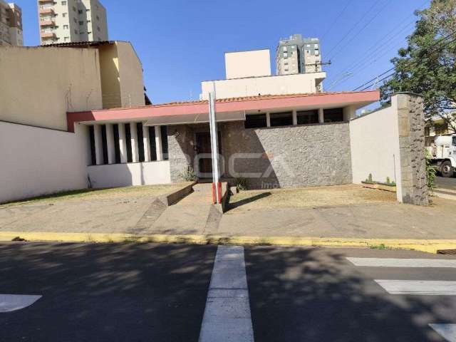 Espaçosa casa para alugar no Centro de São Carlos - 4 dormitórios