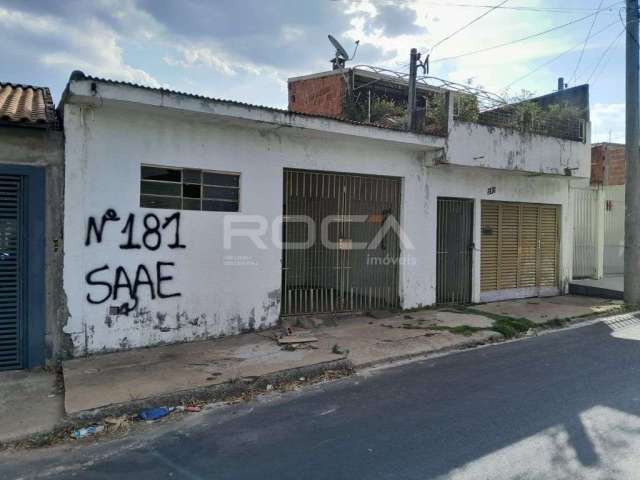 Espaçosa Casa de 5 Dormitórios à Venda em São Carlos