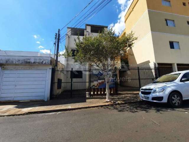 Aluguel de Apartamento Padrão com 2 Dormitórios em Cidade Jardim, São Carlos