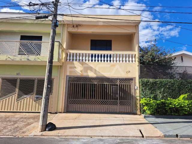 Linda Casa de Padrão com 2 Dormitórios e Churrasqueira na Vila Conceição