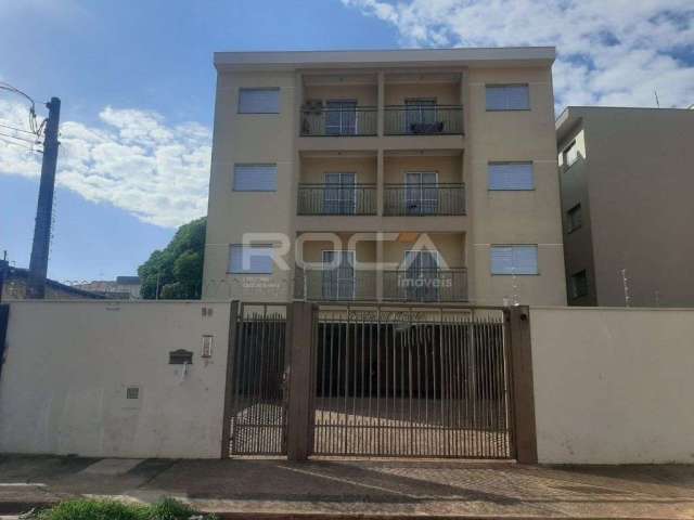 Apartamento Padrão à venda em Cidade Jardim, São Carlos: 1 dormitório, 1 banheiro, cozinha, garagem, lavanderia e sala.