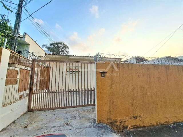 Kitnet para alugar no Centro de São Carlos com garagem e lavanderia