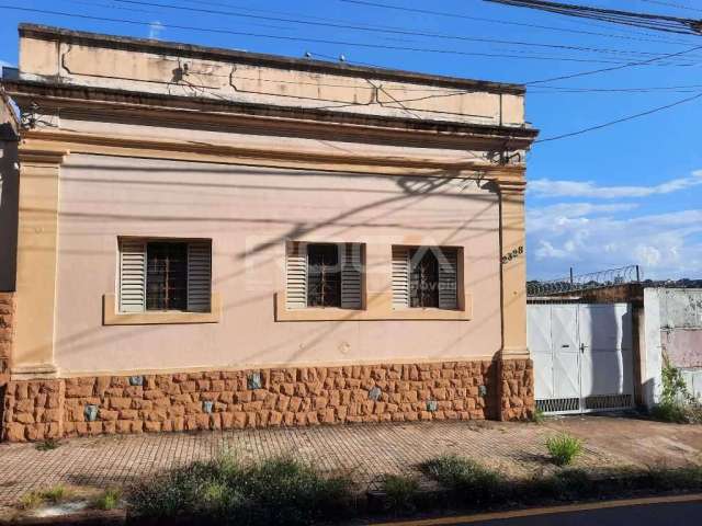 Casa Comercial à venda no Centro de São Carlos - 4 dormitórios, garagem coberta