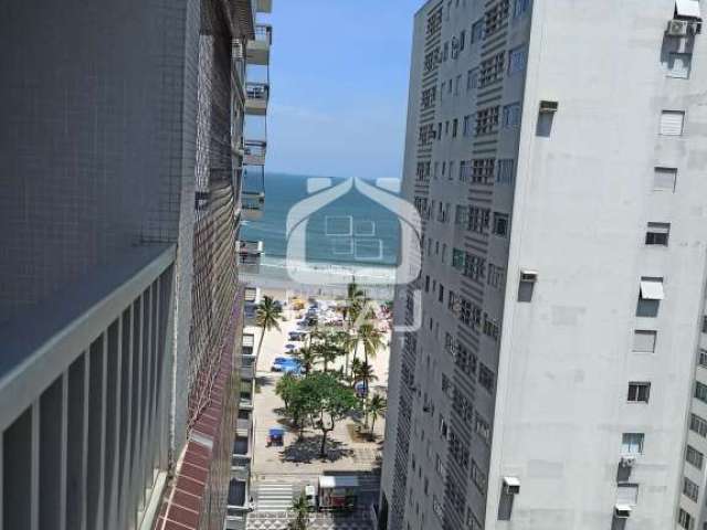 Excelente Apartamento em um dos melhores Condomínios do Guarujá, a apenas 30m do Mar