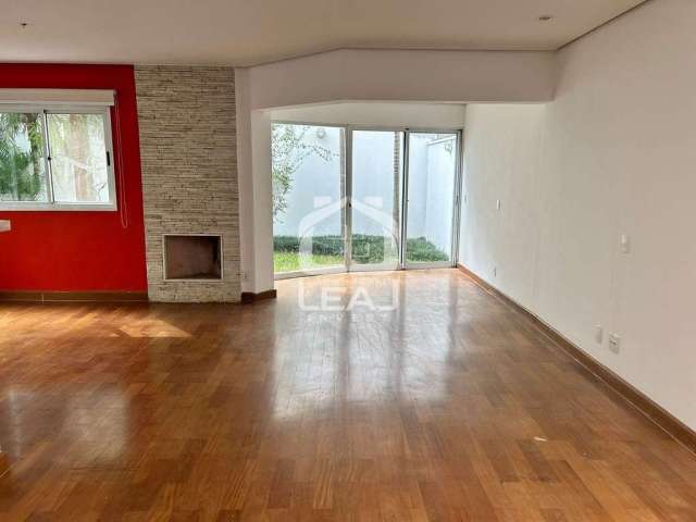 Casa em Condomínio à Venda no Jardim Panorama/Morumbi, 230 m2, 3 Suítes, Quintal com Churrasqueira,