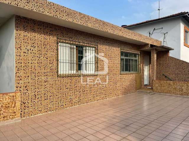 Sobrado  a venda possui 275 m²  com 2 dormitórios e 4 vagas de garagem, no valor de  R$ 450.000,00