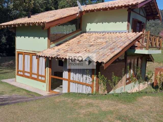 Casa à venda em condomínio fechado na Regiao de Santo Antonio do Pinhal !!!