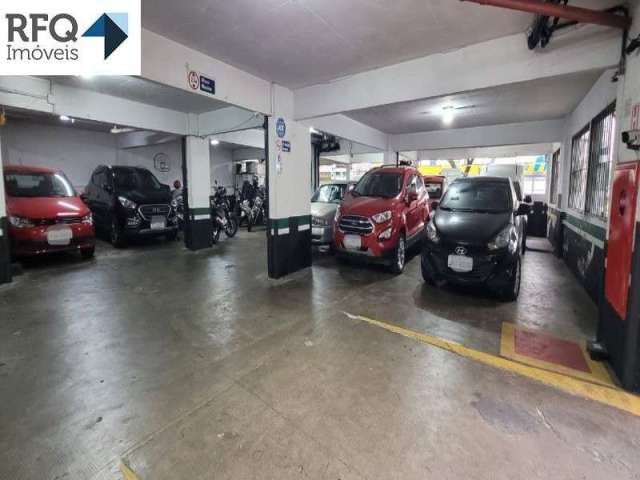 Excelente Ponto Comercial para possibilidade de qualquer tipo de Comércio!! Hoje funciona um Estacionamento!!