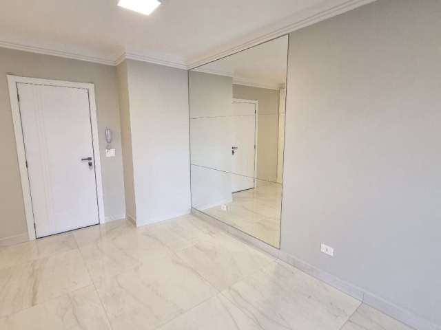 Oportunidade! apartamento 2 quartos c/ suíte; varanda c/ churrasqueira; ensolarado; vaga de garagem (coberta); no melhor do Hauer!