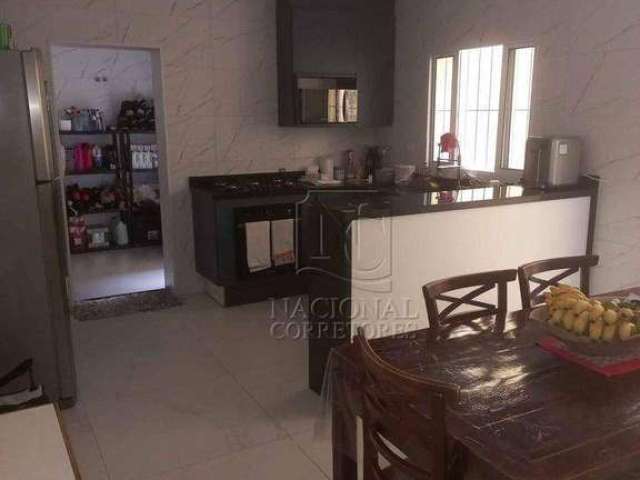 Sobrado com 3 dormitórios à venda, 220 m² por R$ 805.000,00 - Vila Pires - Santo André/SP