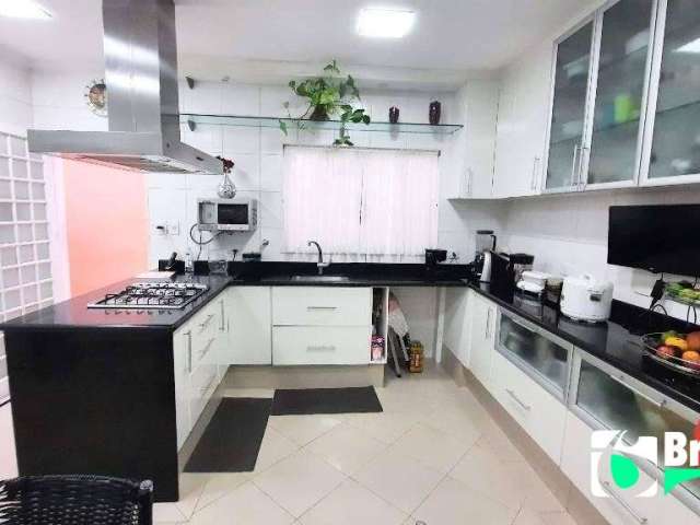 Excelente casa reformada  2 suítes sendo uma máster próximo ao Metrô